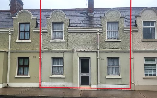 4 Bedroom Mid Terrace Property – Town Centre Location