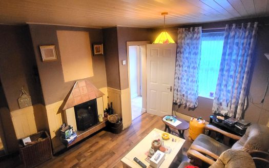 4 Bedroom Mid Terrace Property – Town Centre Location