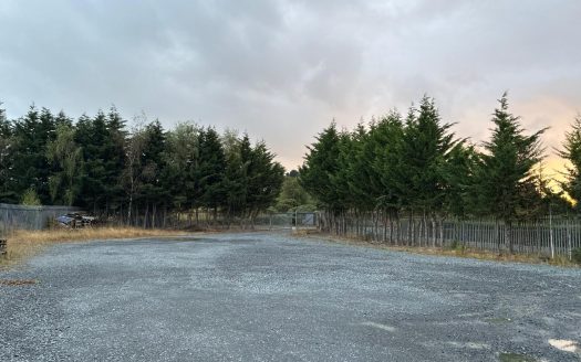 COMMERCIAL YARD & STORAGE UNITS TO LET